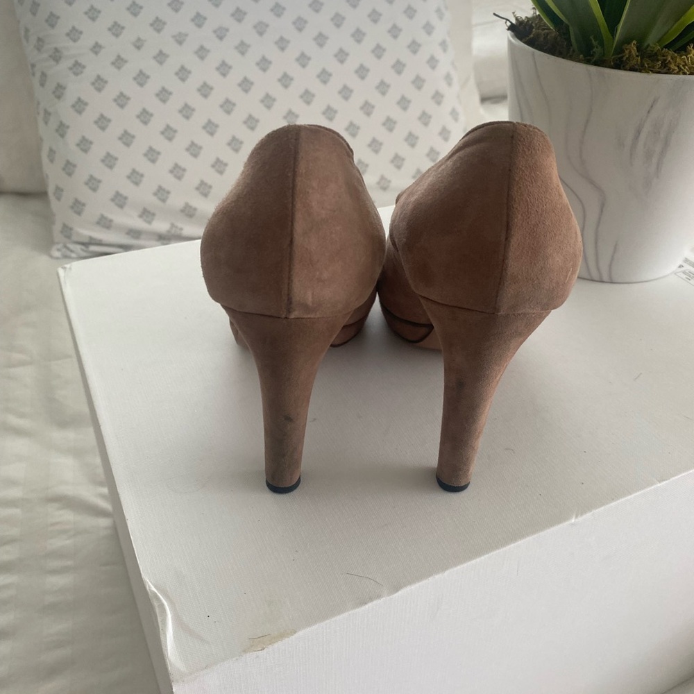 AUTHENTIC light pink Prada  Heels Elegant Suede Design - Picture 5 of 14